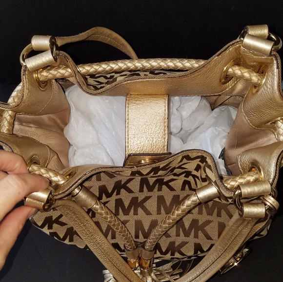 Mk Large Gathered Signature Tote - Picture 5 of 9